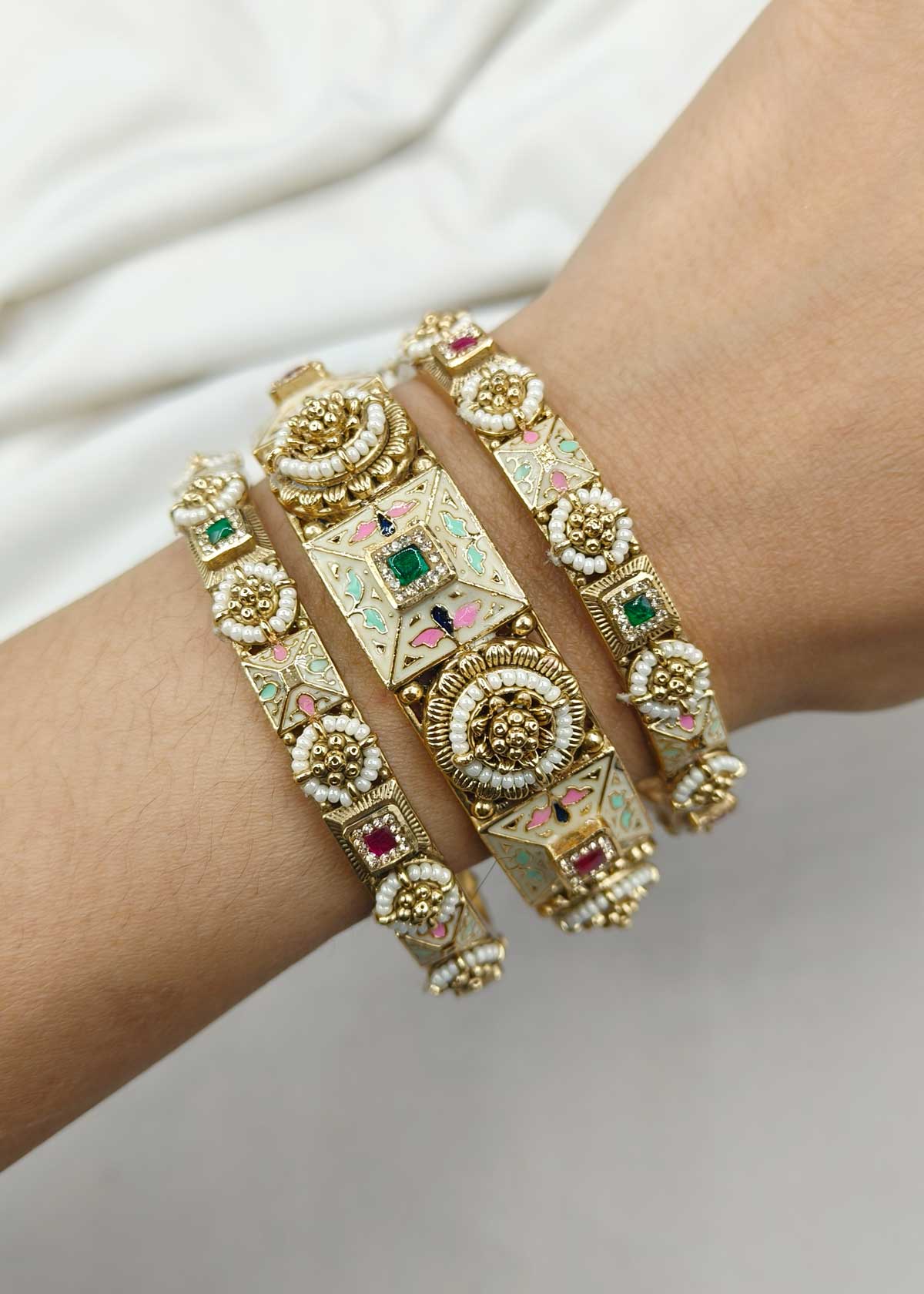 Royal Traditional Dual Tone With Meenakari Antique Gold Bangles (6 Pcs)