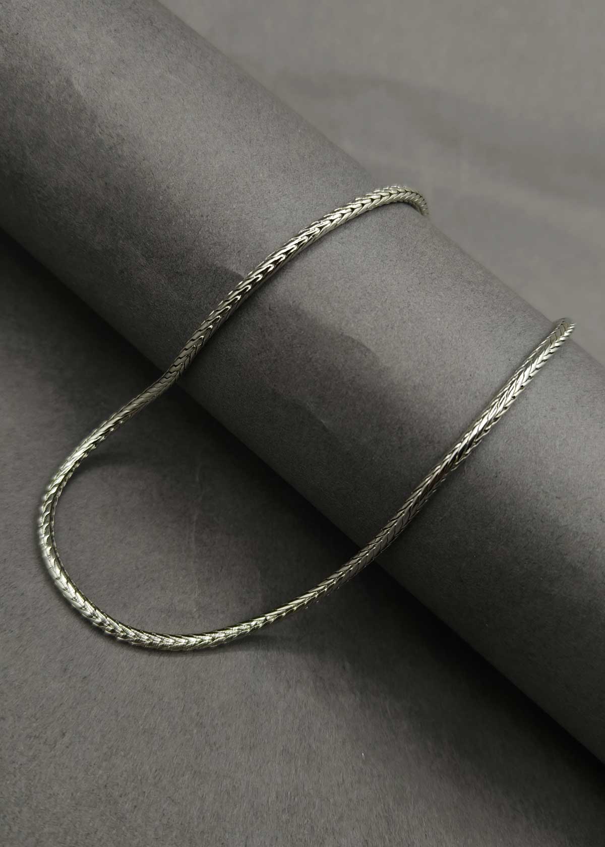 Interlocking Link Design Silver Plated Women Chain