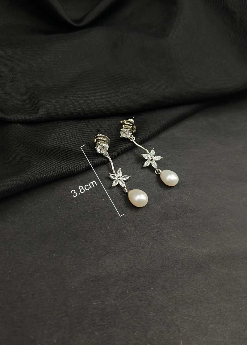 92.5 Sterling Silver Marquise Diamond And Graceful Floral Pearl Drop Necklace Set