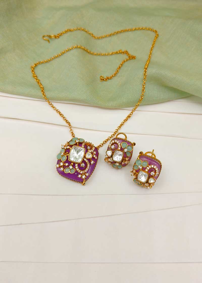 Royal Floral Pattern Purple Kundan And Cubic Zircon Gold Plated Pendant Set With Chain