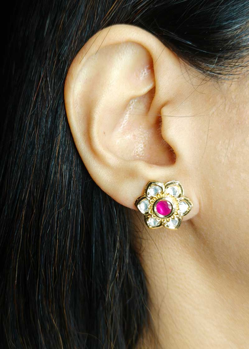 Traditional Floral Drop Shape Engraved Matt Gold Kundan & Cubic Zircon Pendant Set With Chain