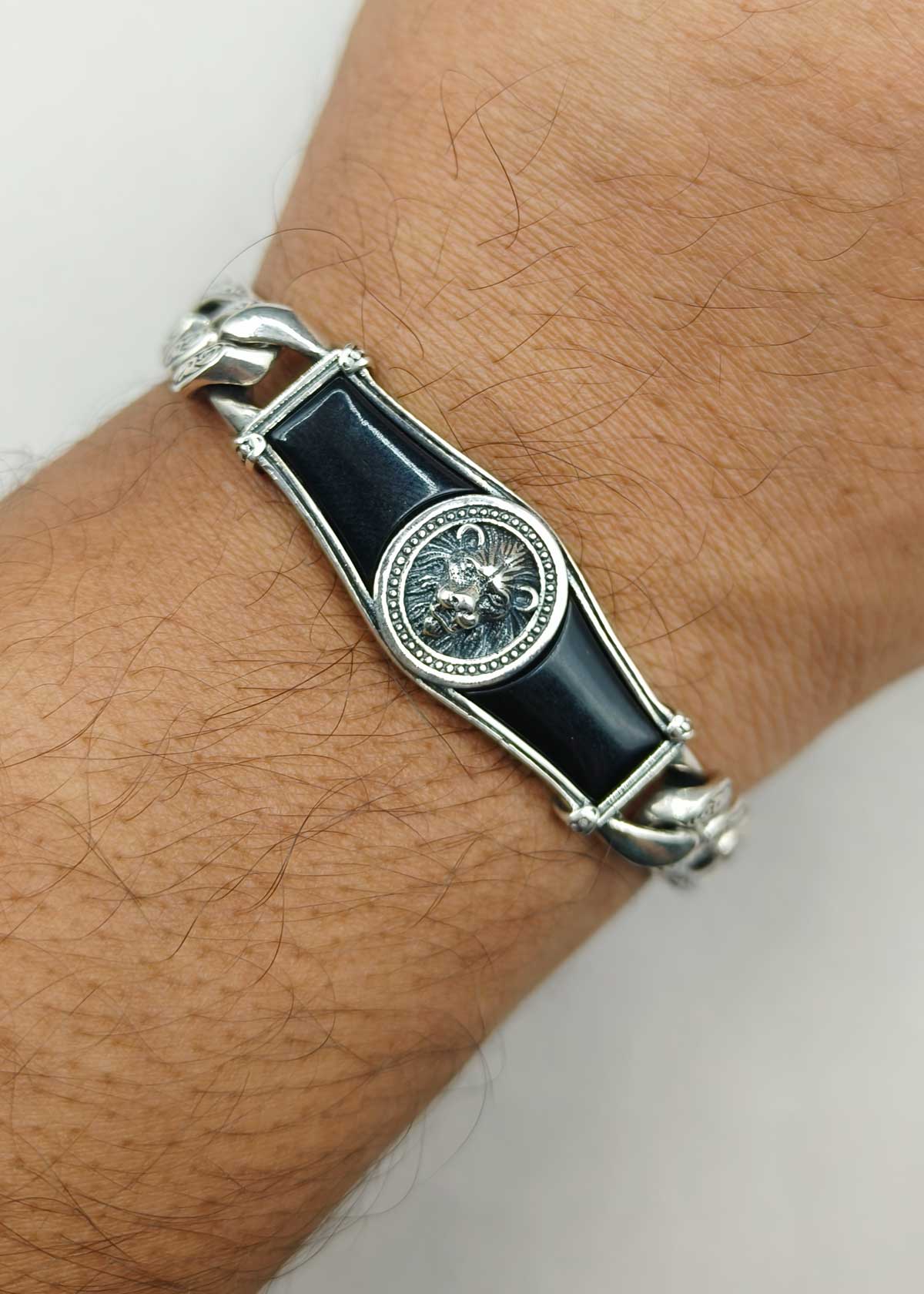92.5 Sterling Silver Lion Symbol Oxidized Curb Chain Men’s Bracelet