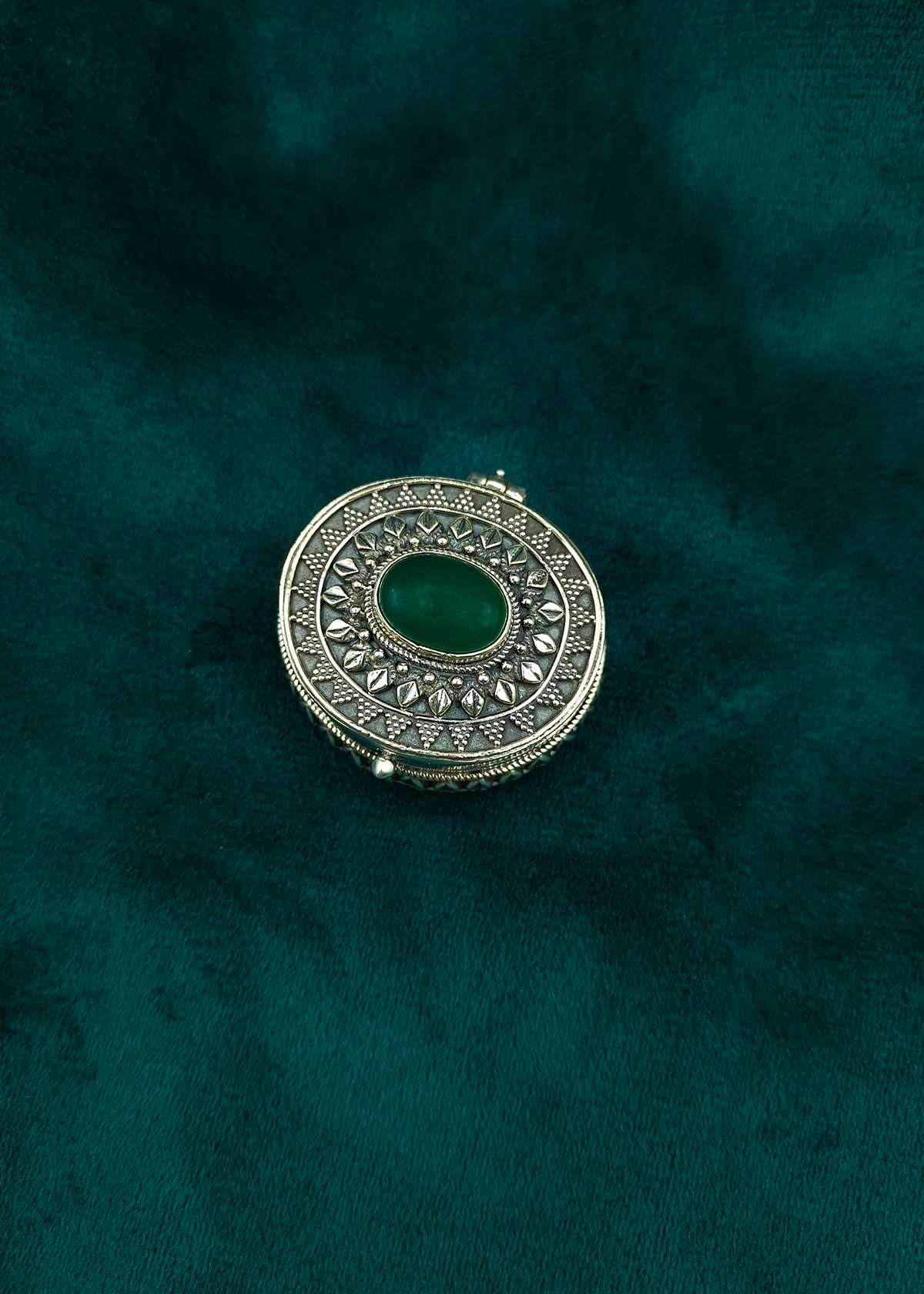 92.5 Sterling Silver Green Stone Vintage Floral Sindoor / Kumkum Box