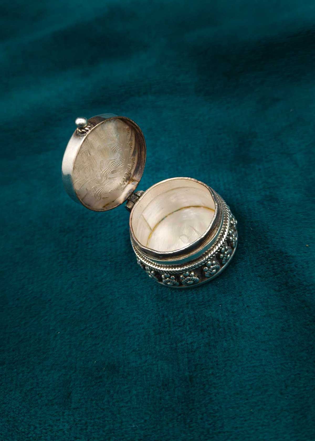 92.5 Sterling Silver 1902 Antique Coin Motif & Filigree Detail Sindoor Box / Kumkum Box