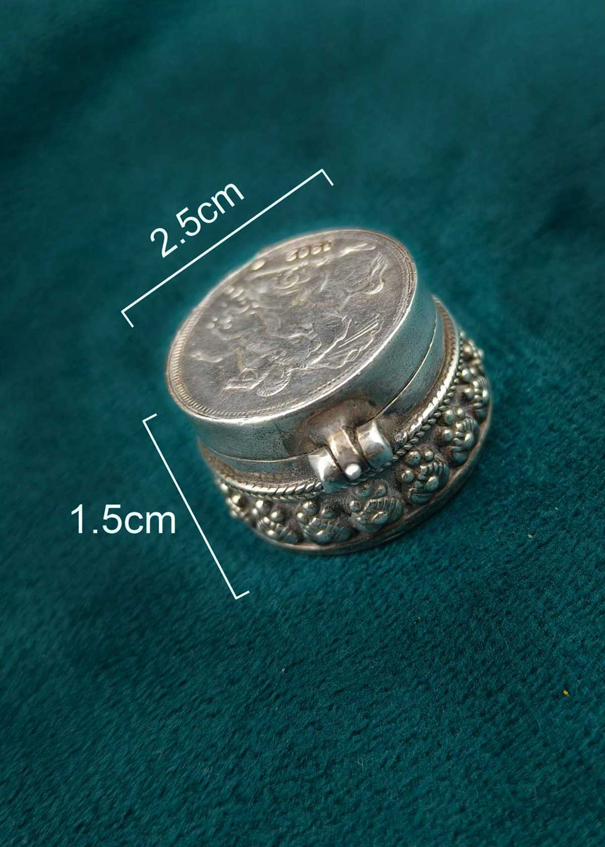 92.5 Sterling Silver 1902 Antique Coin Motif & Filigree Detail Sindoor Box / Kumkum Box
