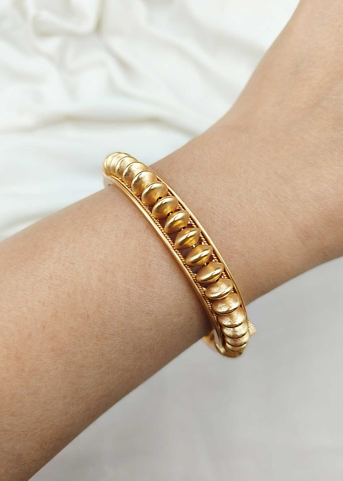 Antique Gold Polished Textured Openable Bangles (Pair)