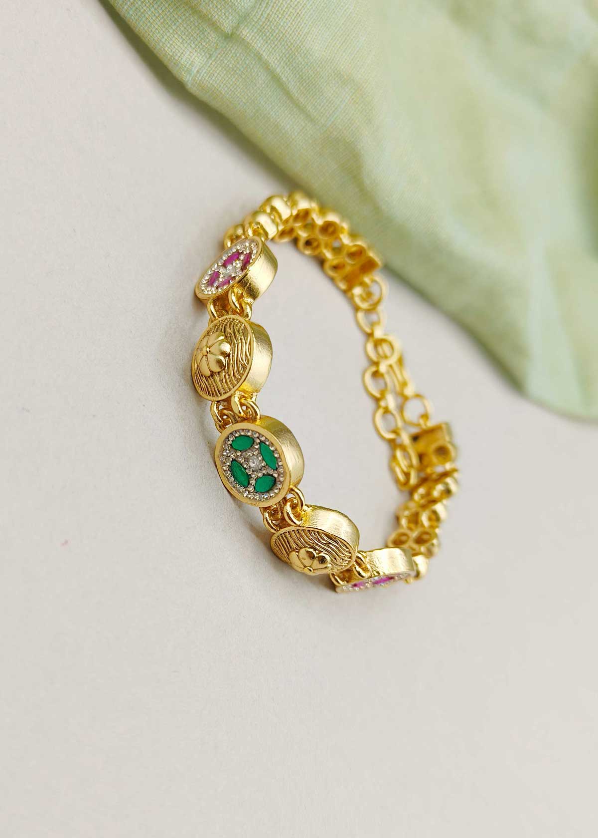 Five Circular Motifs Matt Gold Plated Cubic Zircon Loose Adjustable Bracelet