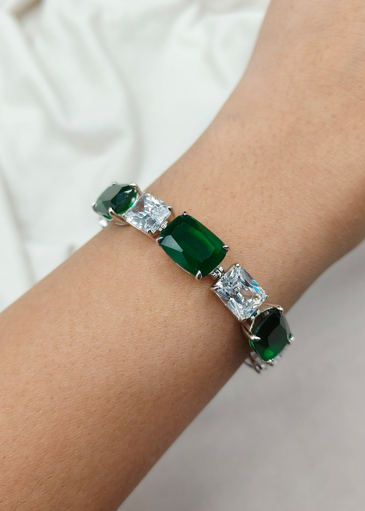 Sparkling Emerald Green And Diamond Tennis Style Loose Bracelet