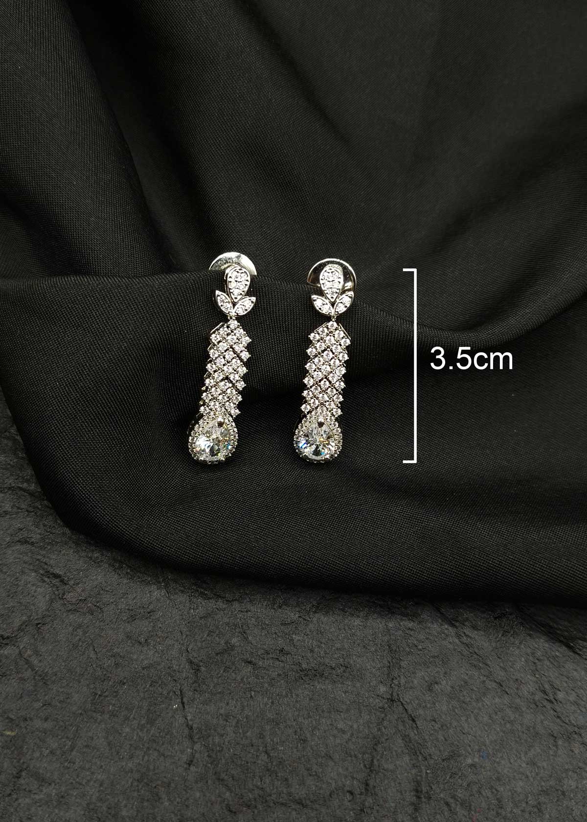 Silver Plated Leaf And Tear Drop Cubic Zircon Adjustable Short Necklace Set