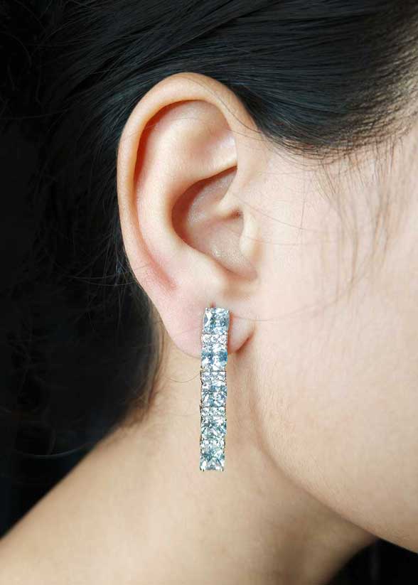 Luxurious Silver Plated Diamond Short Necklace Set For Women