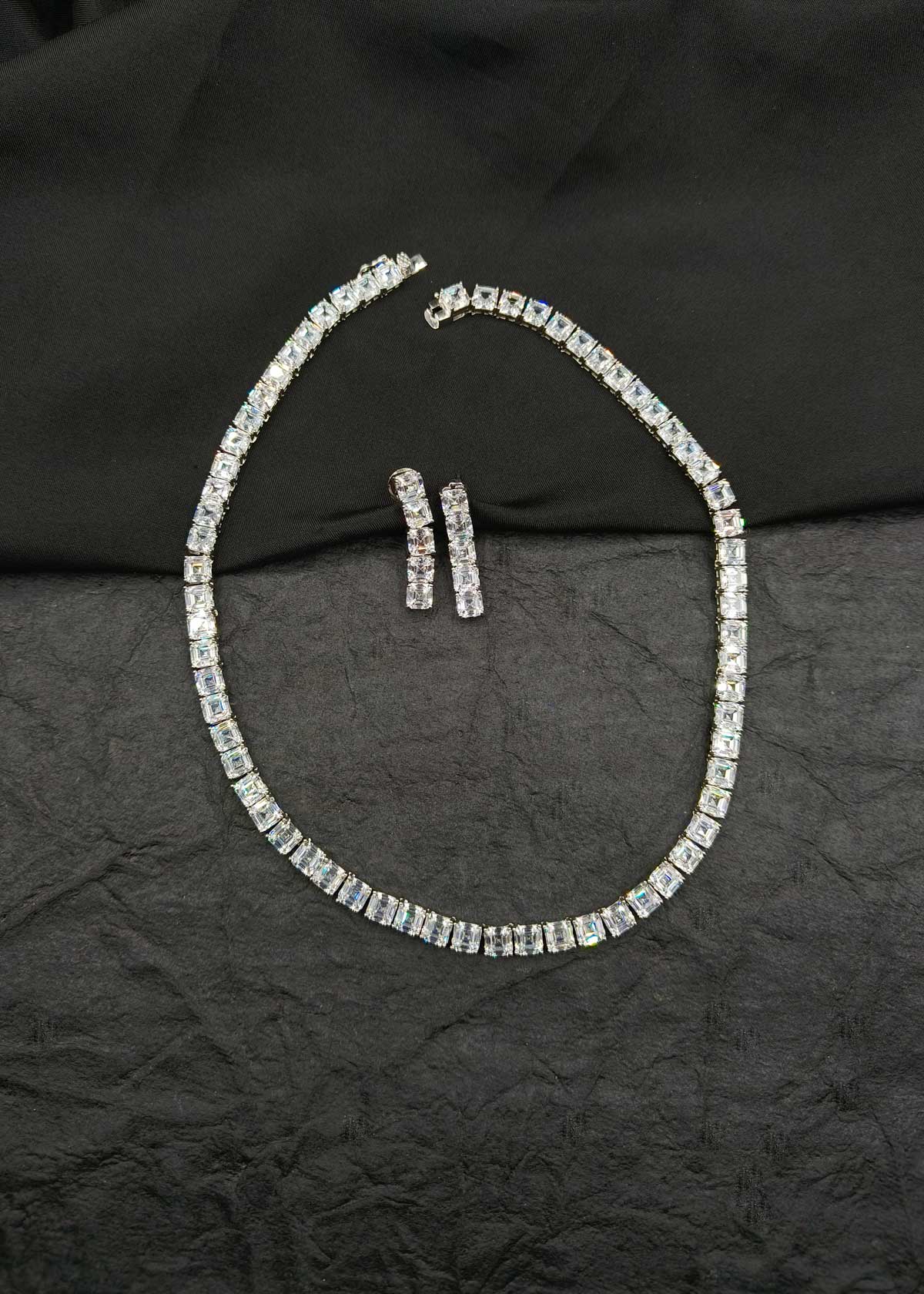 Gorgeous Silver Plated Square Diamond Style Short Necklace Set