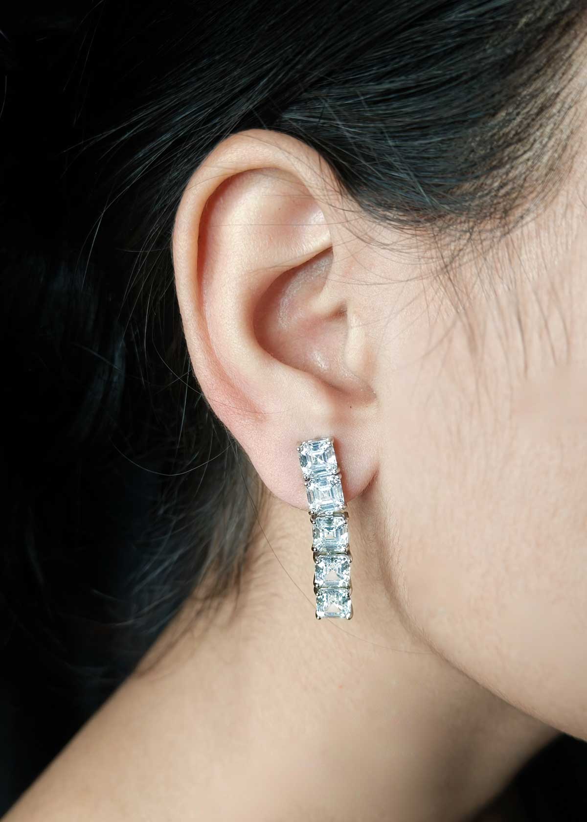 Gorgeous Silver Plated Square Diamond Style Short Necklace Set