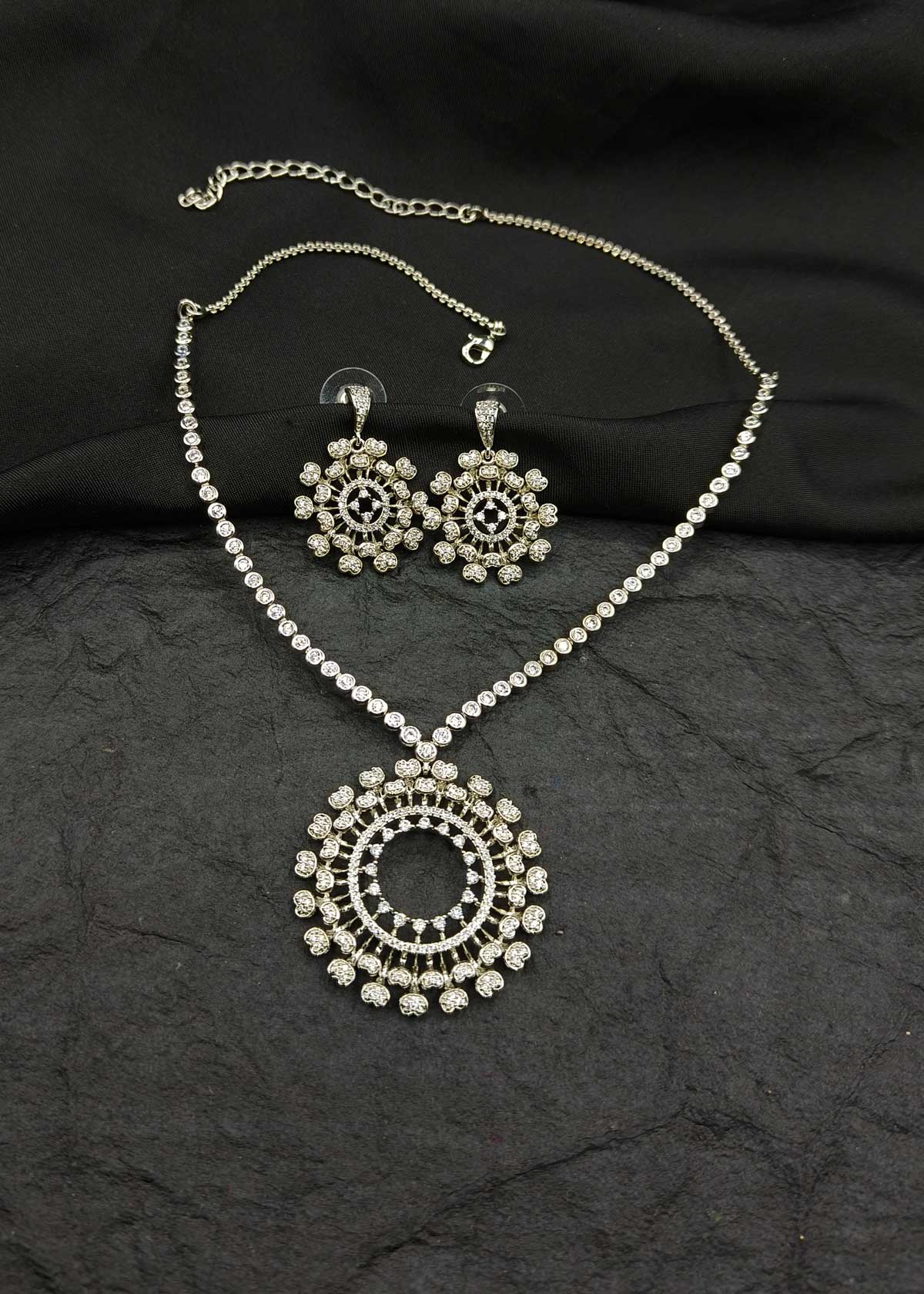 Royal Circular Style Silver Plated Cubic Zircon Short Necklace Set For Women