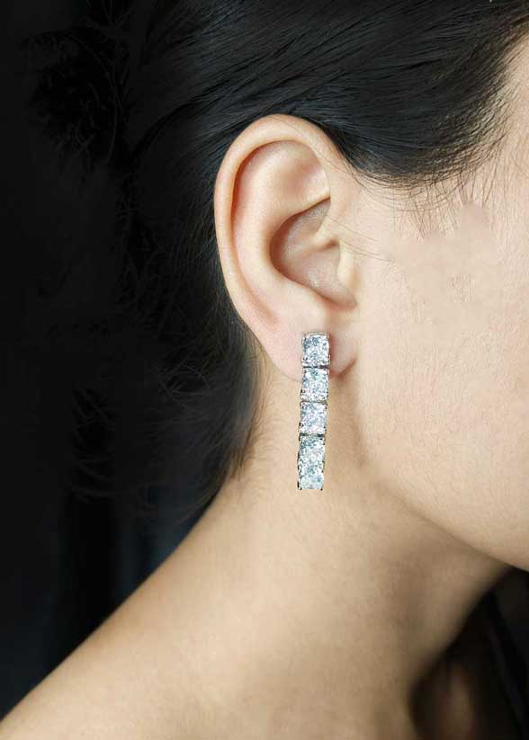 Lavish Square Cut Diamond Style Short Necklace Set For Women