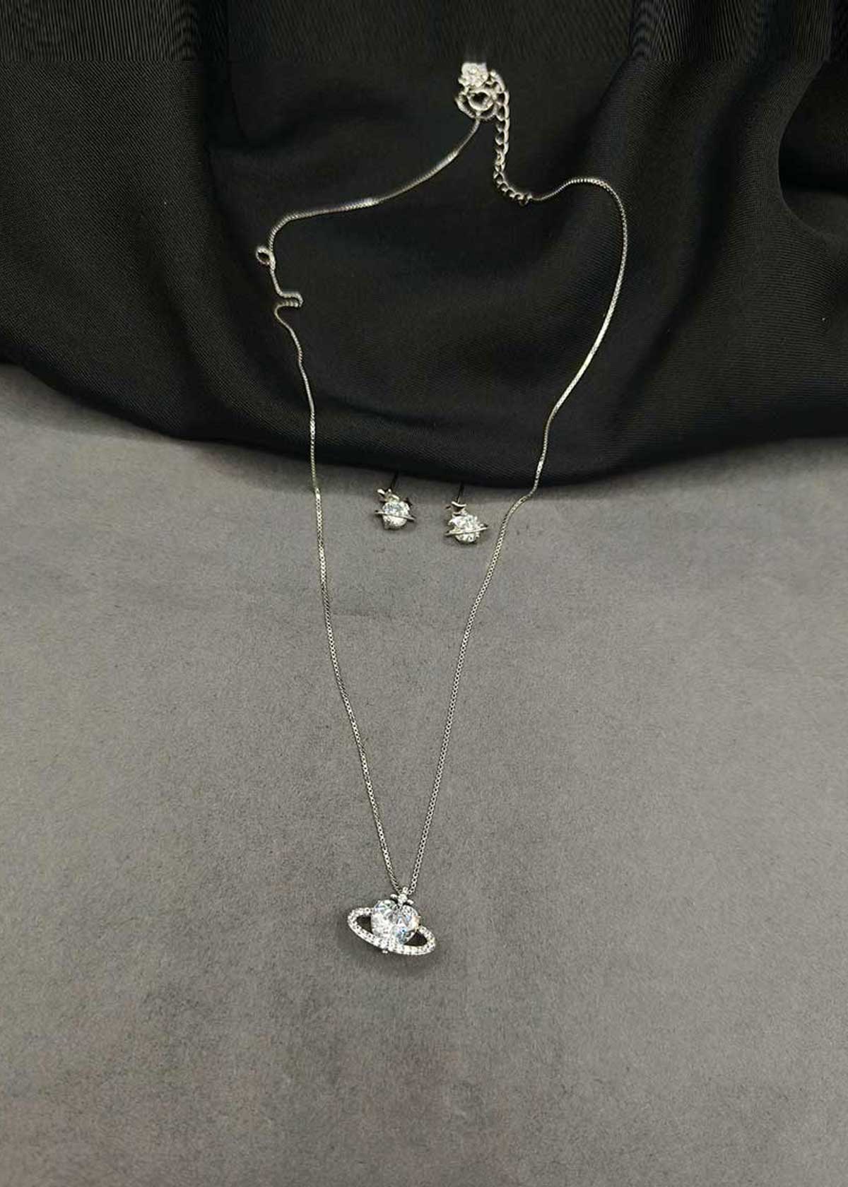 92.5 Sterling Silver Cubic Zircon Saturn Planet Delicate Pendant Set With Chain