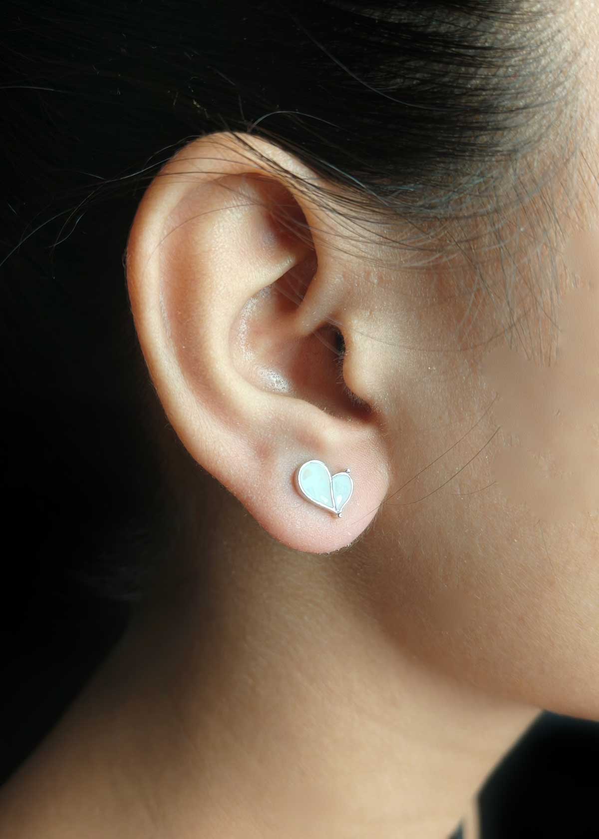 92.5 Sterling Silver Elegant Mother Of Pearl Heart Delicate Pendant Set