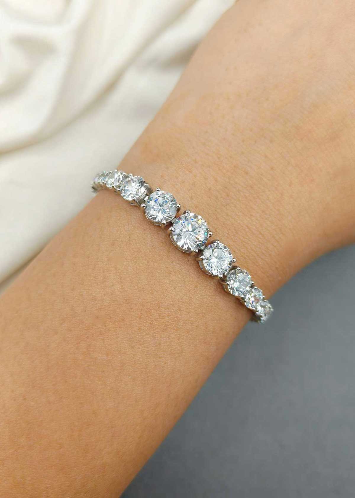 92.5 Sterling Silver Round Cubic Zircon Adjustable Loose Bracelet