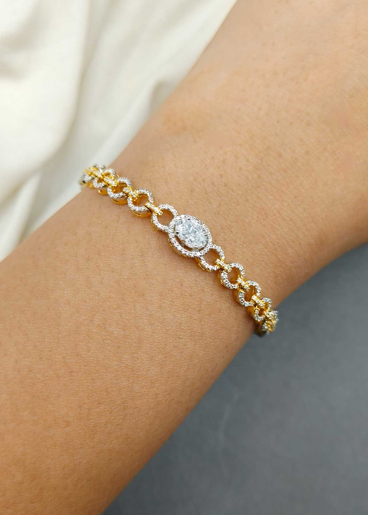 92.5 Sterling Silver Dual Tone Oval Preciosa Diamond Interlocking Link Adjustable Loose Bracelet