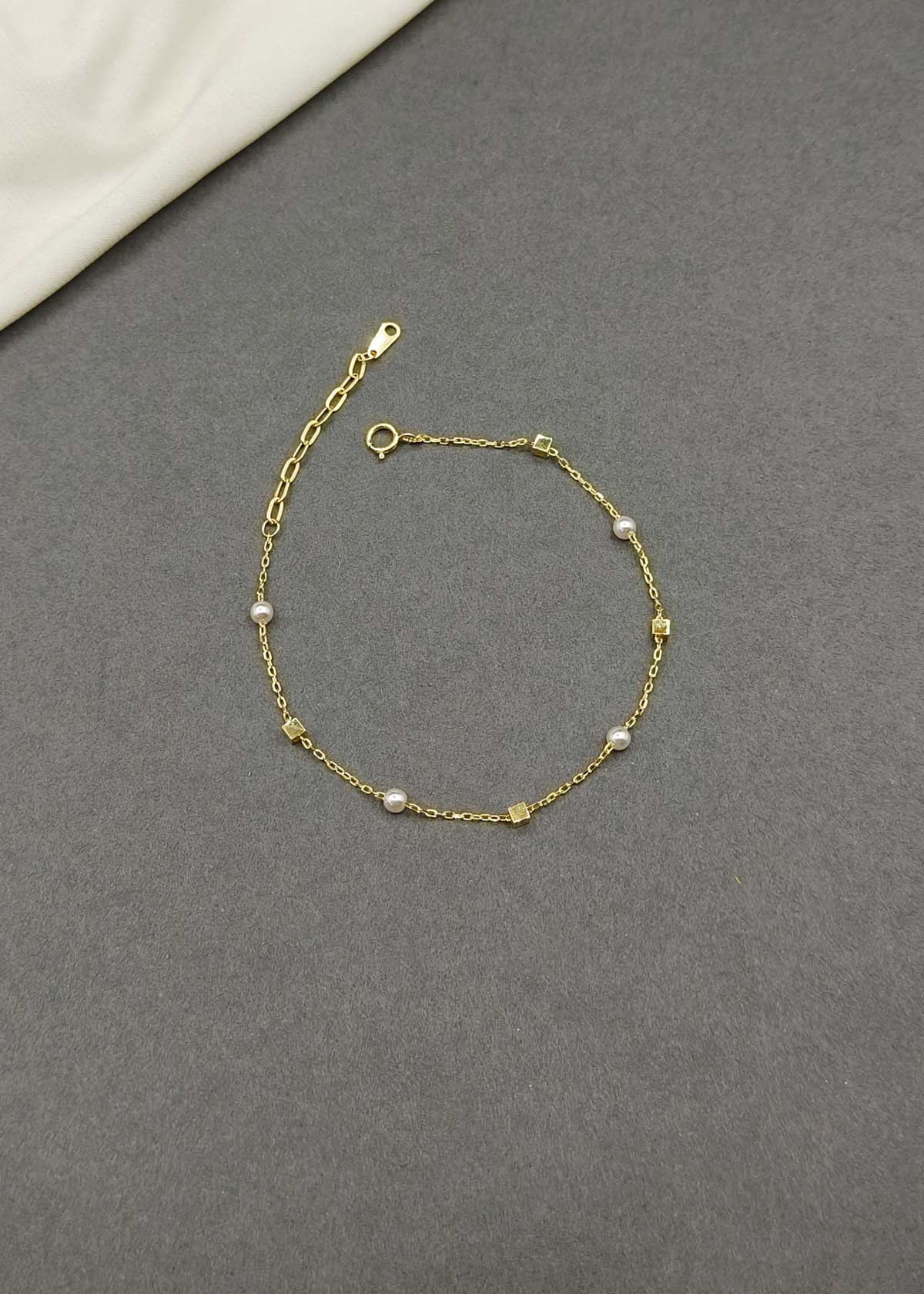 92.5 Sterling Silver Gold And Silver Plated Pearl & Geometric Bead Adjustable Loose Bracelet