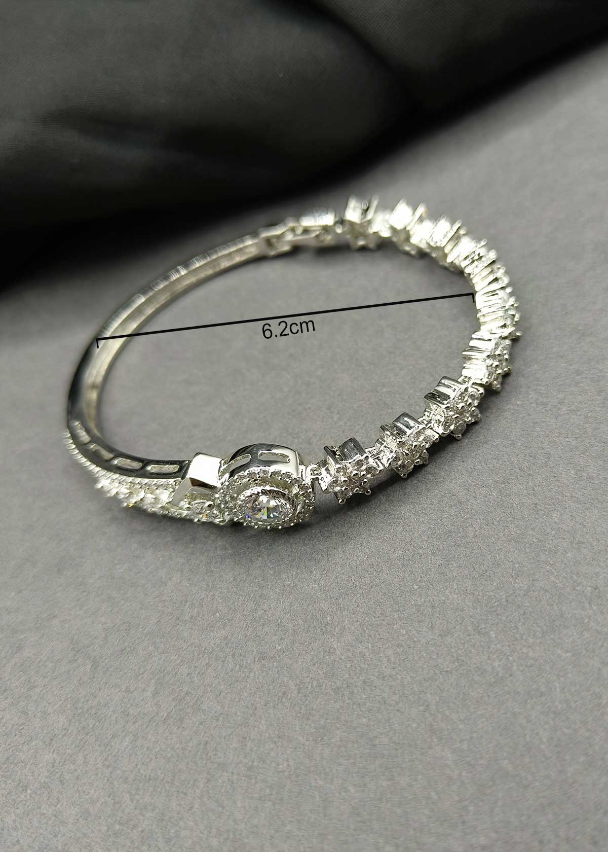 Stunning Star Shaped Floral Design Cubic Zircon Gold And Silver Plated Openable Kada