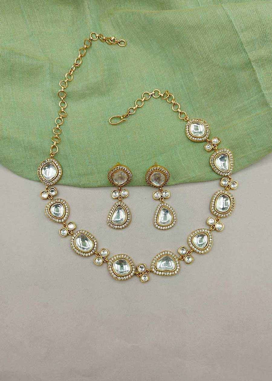 Stunning Matt Gold Plated Kundan & Cubic Zircon Adjustable Short Necklace Set