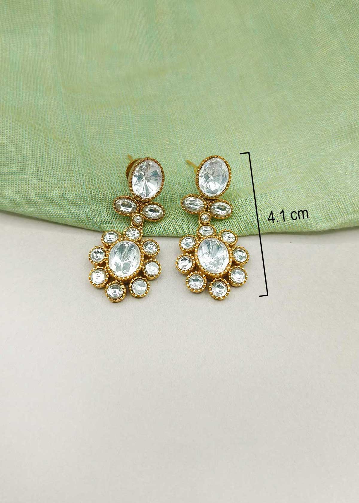 Gorgeous Matt Gold Plated Oval Kundan Adjustable Short Necklace Set