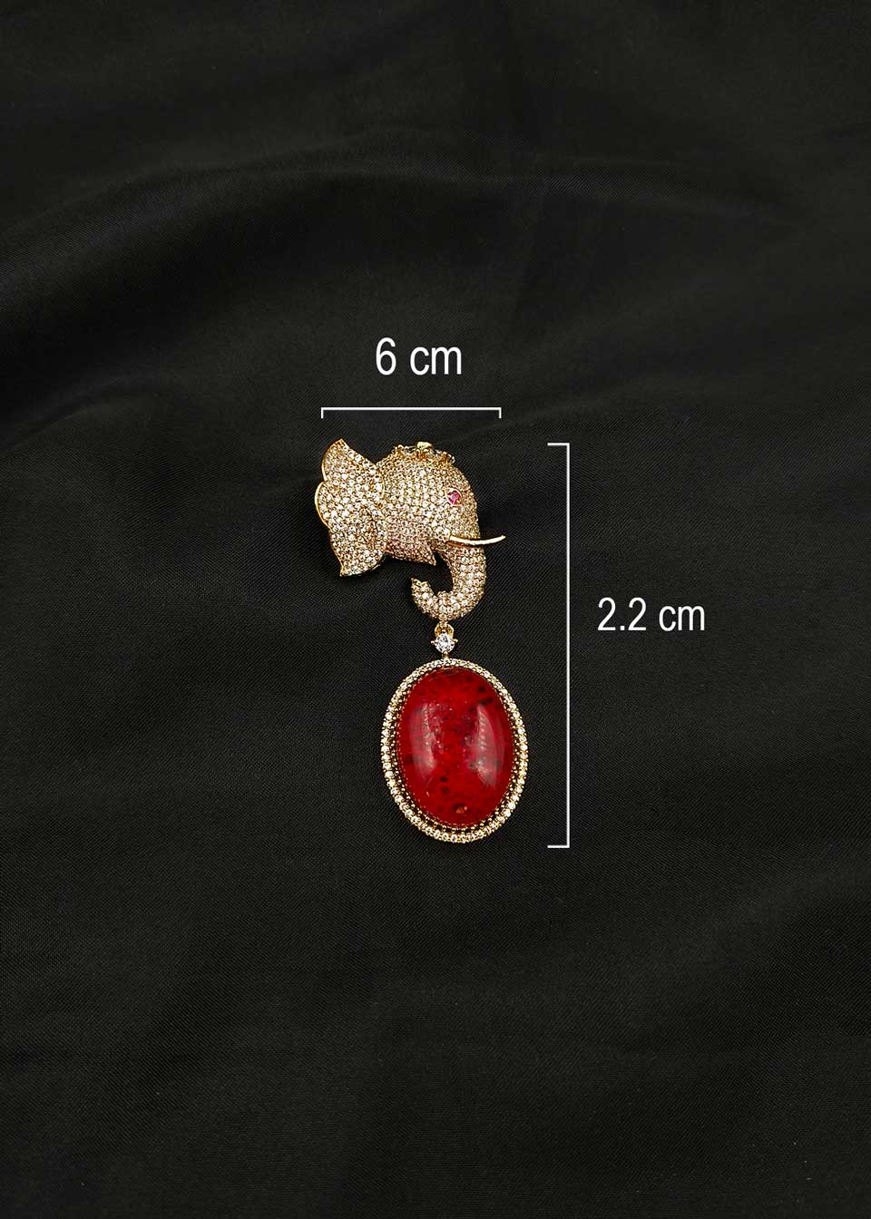 Antique Gold Plated Cubic Zircon Elephant Motif Men’s Brooch / Lapel Pin