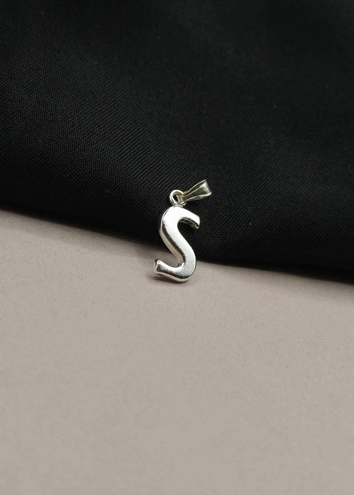 92.5 Sterling Silver Elegant Alphabet Pendants