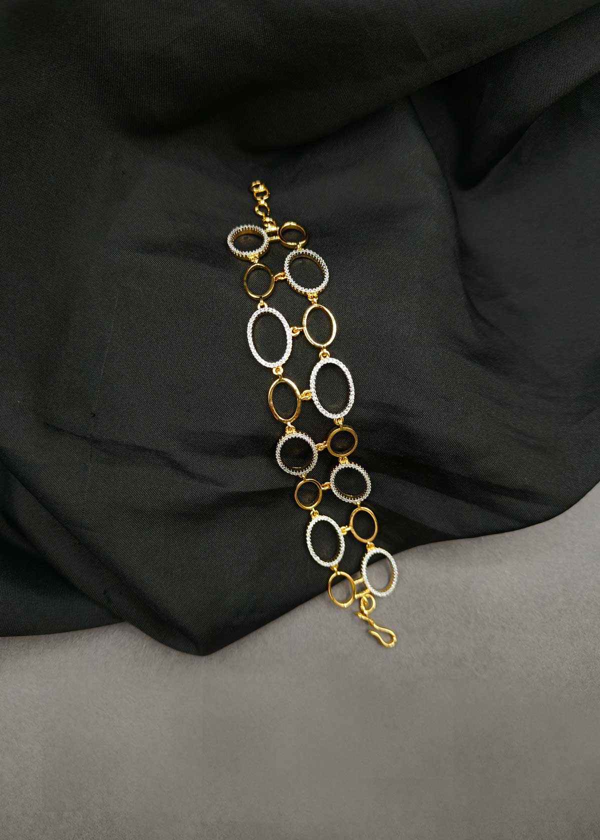 Stunning Dual Tone Cubic Zircon Interlocking Oval Link Loose Bracelet
