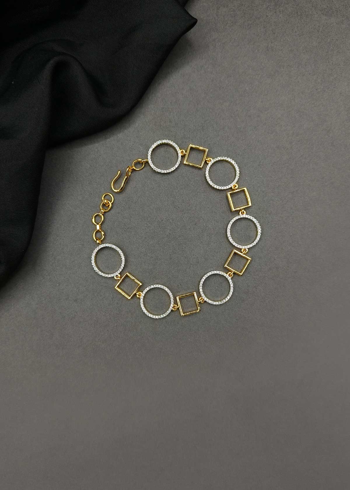Artistic Dual Tone Cubic Zircon Geometric Square And Circle Link Loose Bracelet