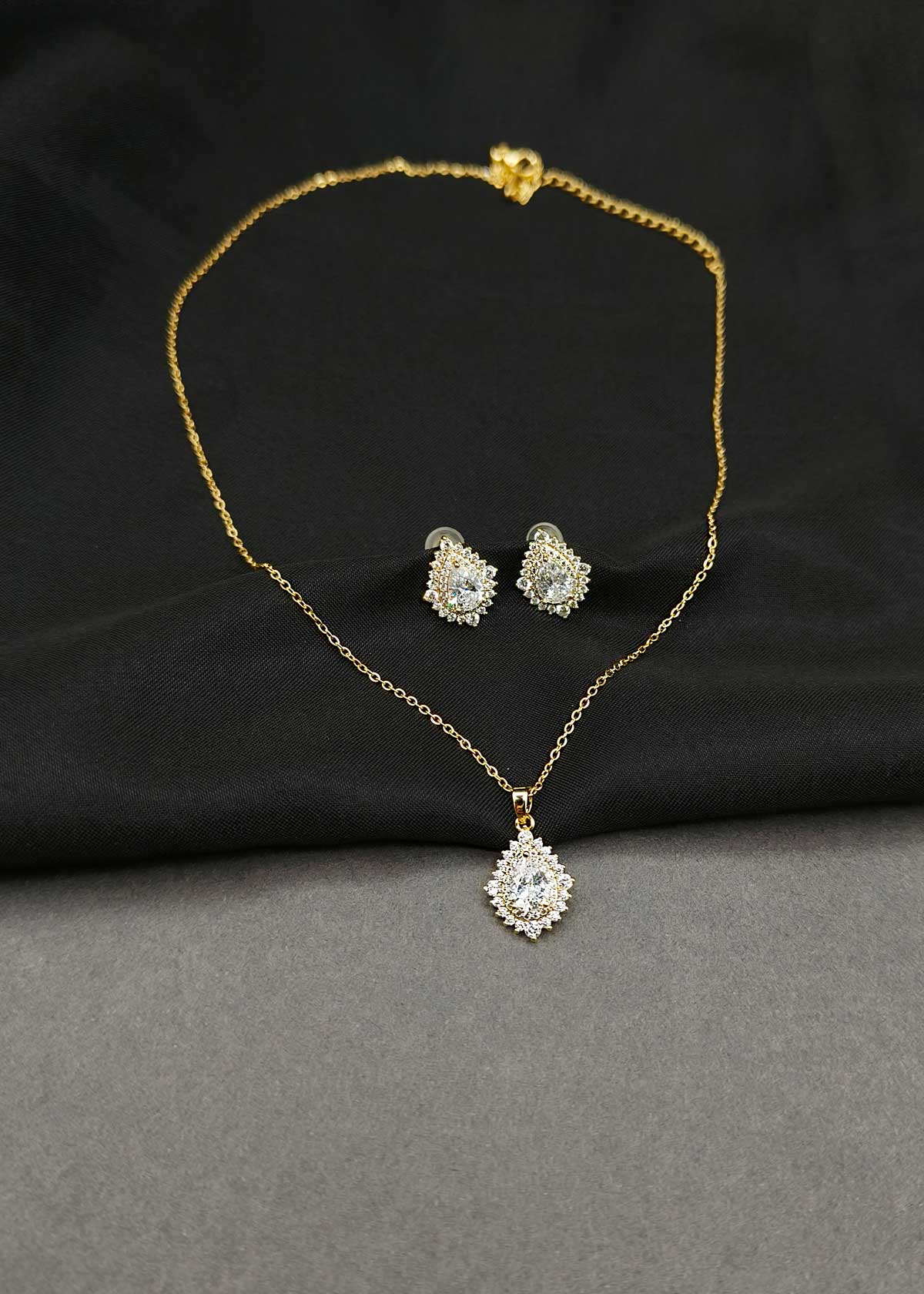 Premium Gold Plated Cubic Zircon Teardrop Pendant Set With Delicate Chain