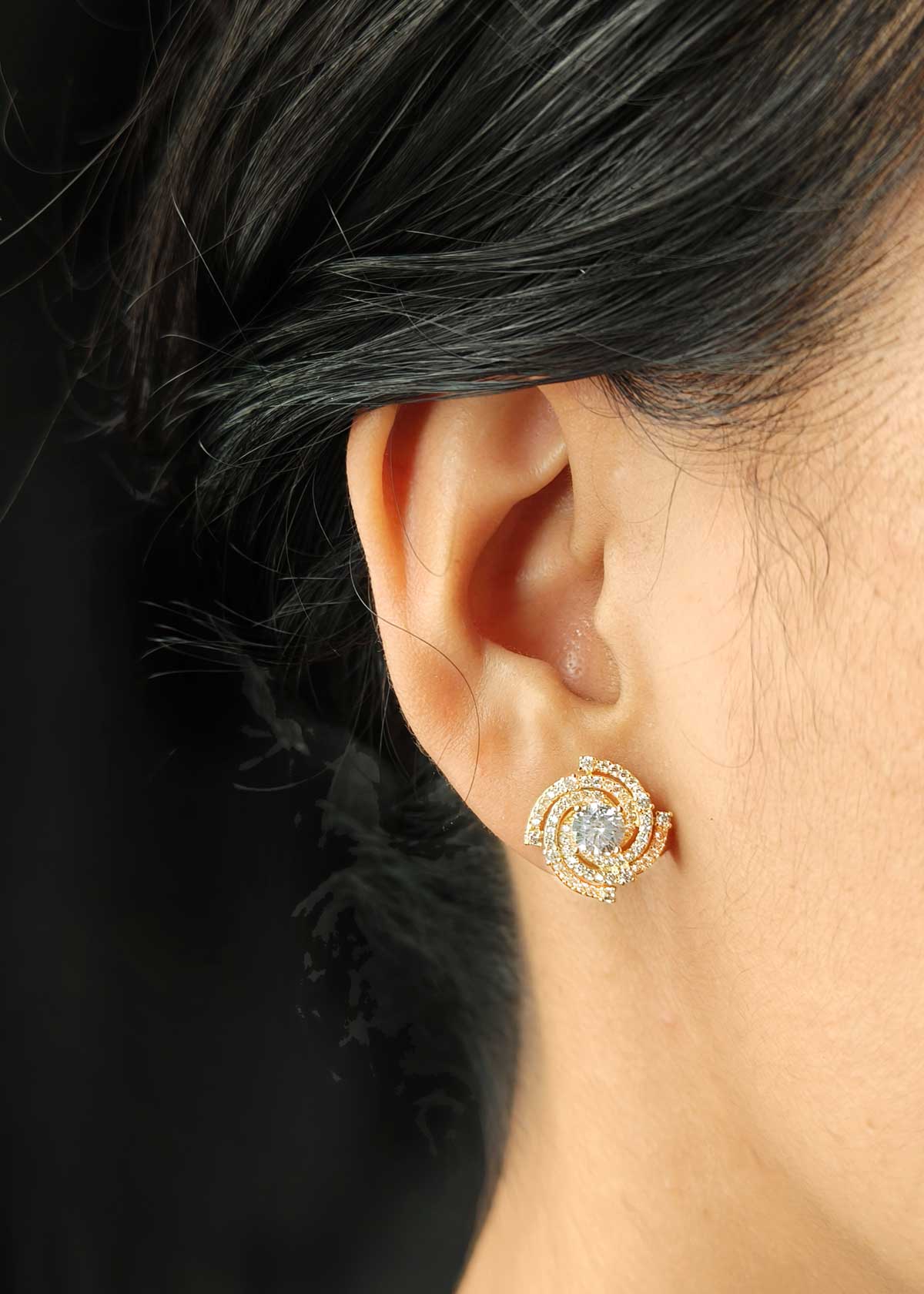 Luxurious Gold Plated Solitaire Diamond Swirl Pendant Set With Chain