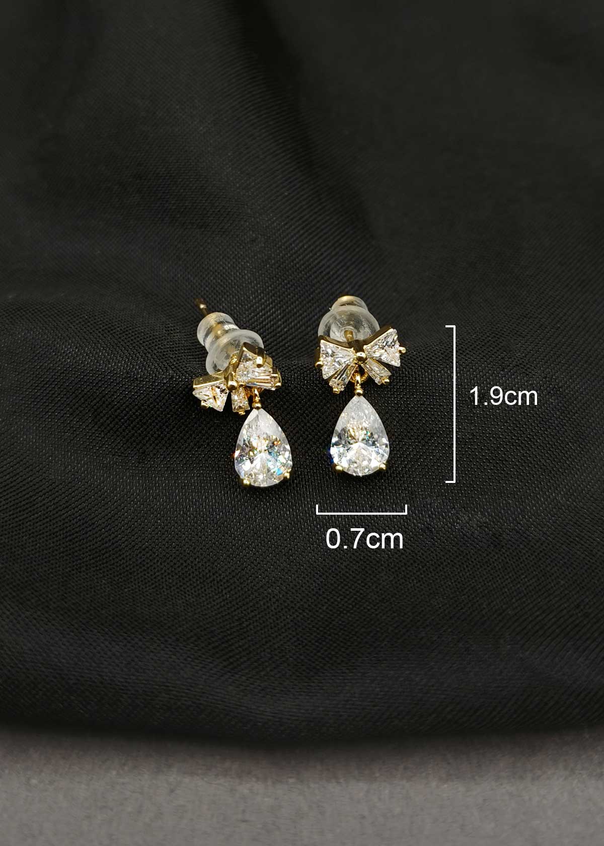 Stunning Bow Style Baguette And Cubic Zircon Gold-Plated Pendant Set With Chain