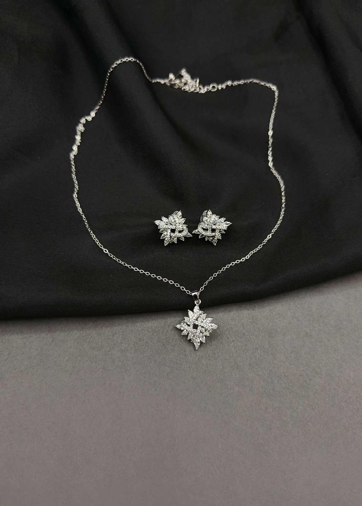 Gold / Silver Plated Starburst Marquise And Cubic Zircon Pendant Set With Chain