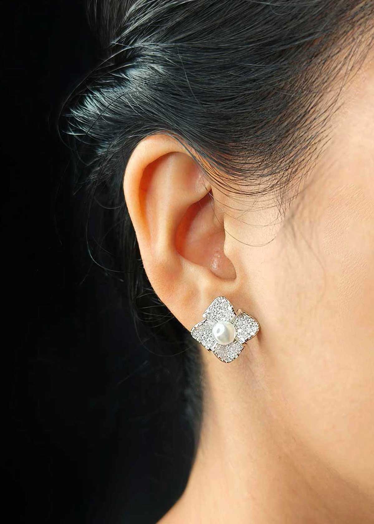 Timeless Cubic Zircon Gold Plated Pearl And Silver Plated Pearl Ear Cuff For Women