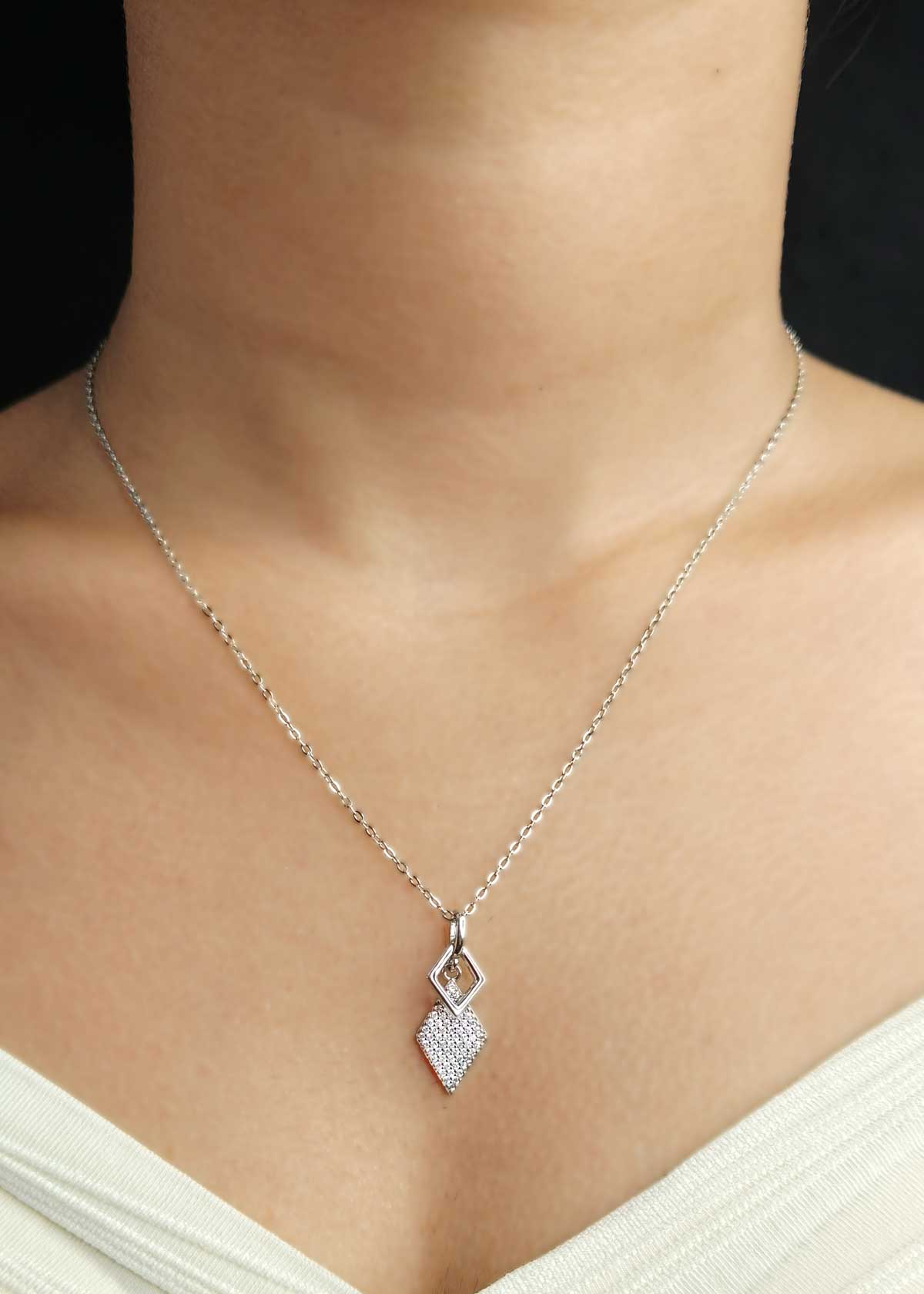 92.5 Sterling Silver Elegant Geometric Cubic Zircon Adjustable Pendant With Chain
