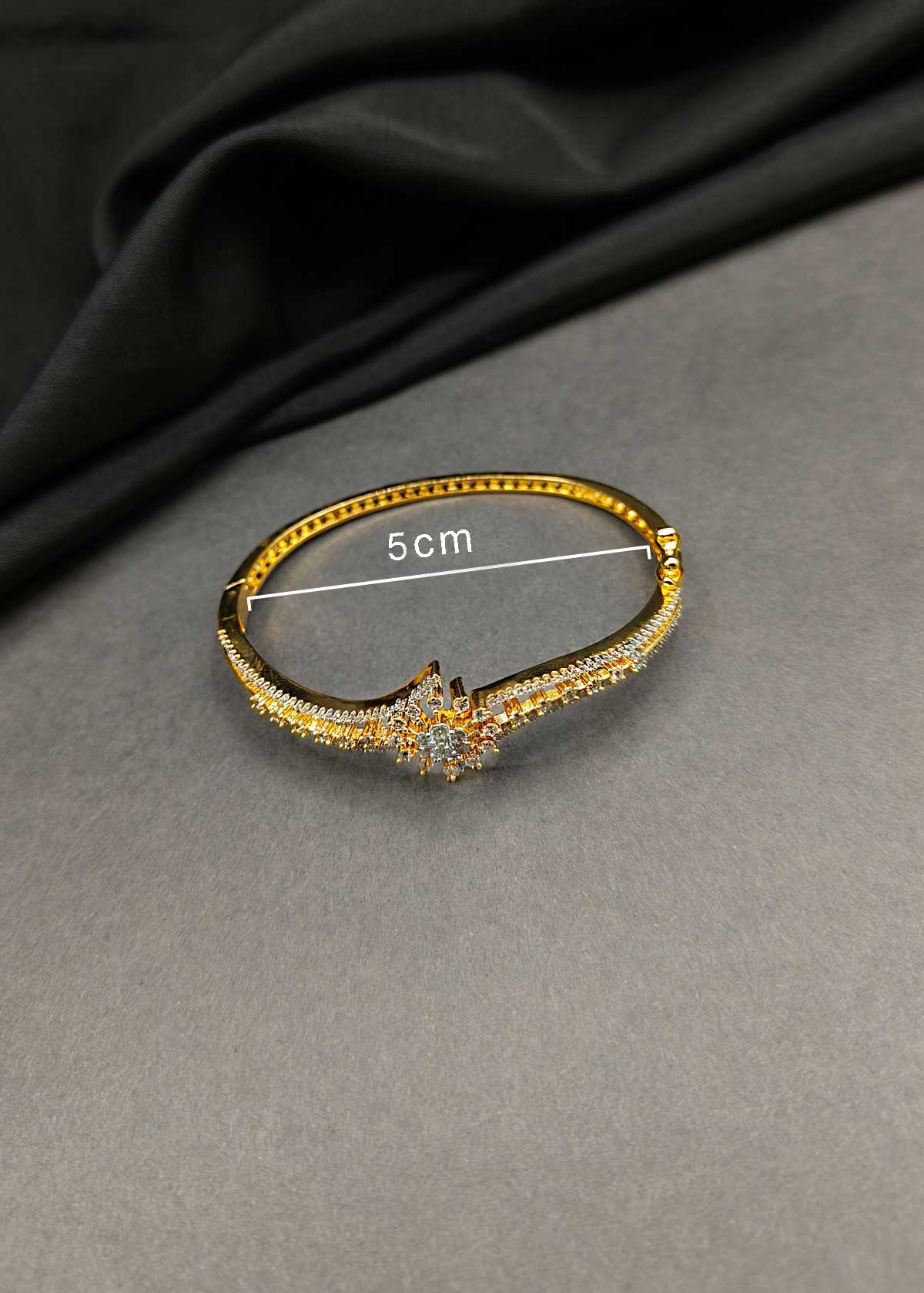 Beautiful Starburst Cubic Zircon Openable Kada Bracelet For Women