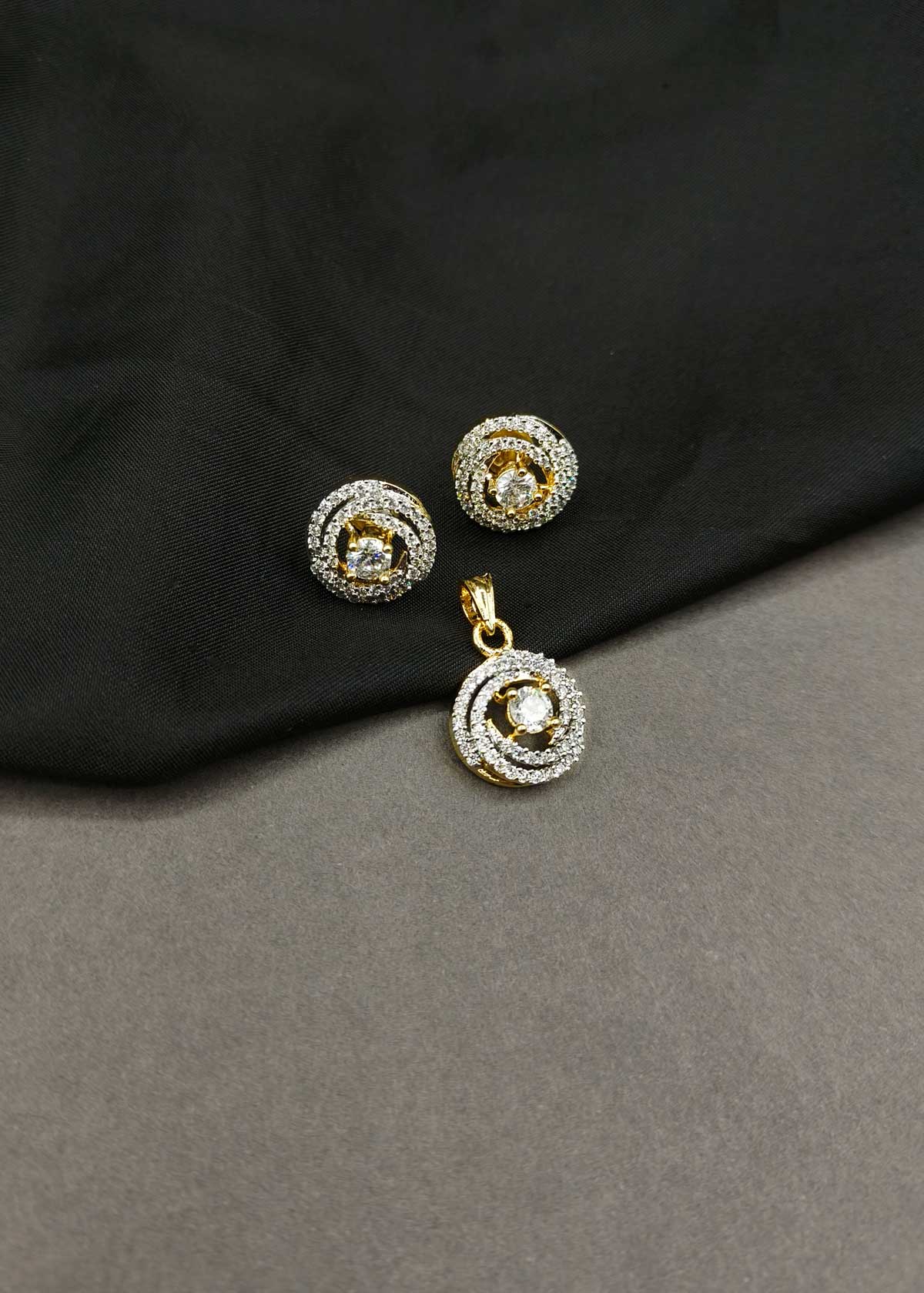 Radiant Swirl Cubic Zircon Pendant Set For Women