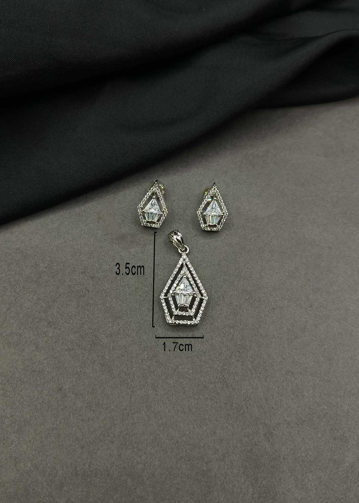 Elegant Geometric Cubic Zircon And Pearl Pendant Set For Women