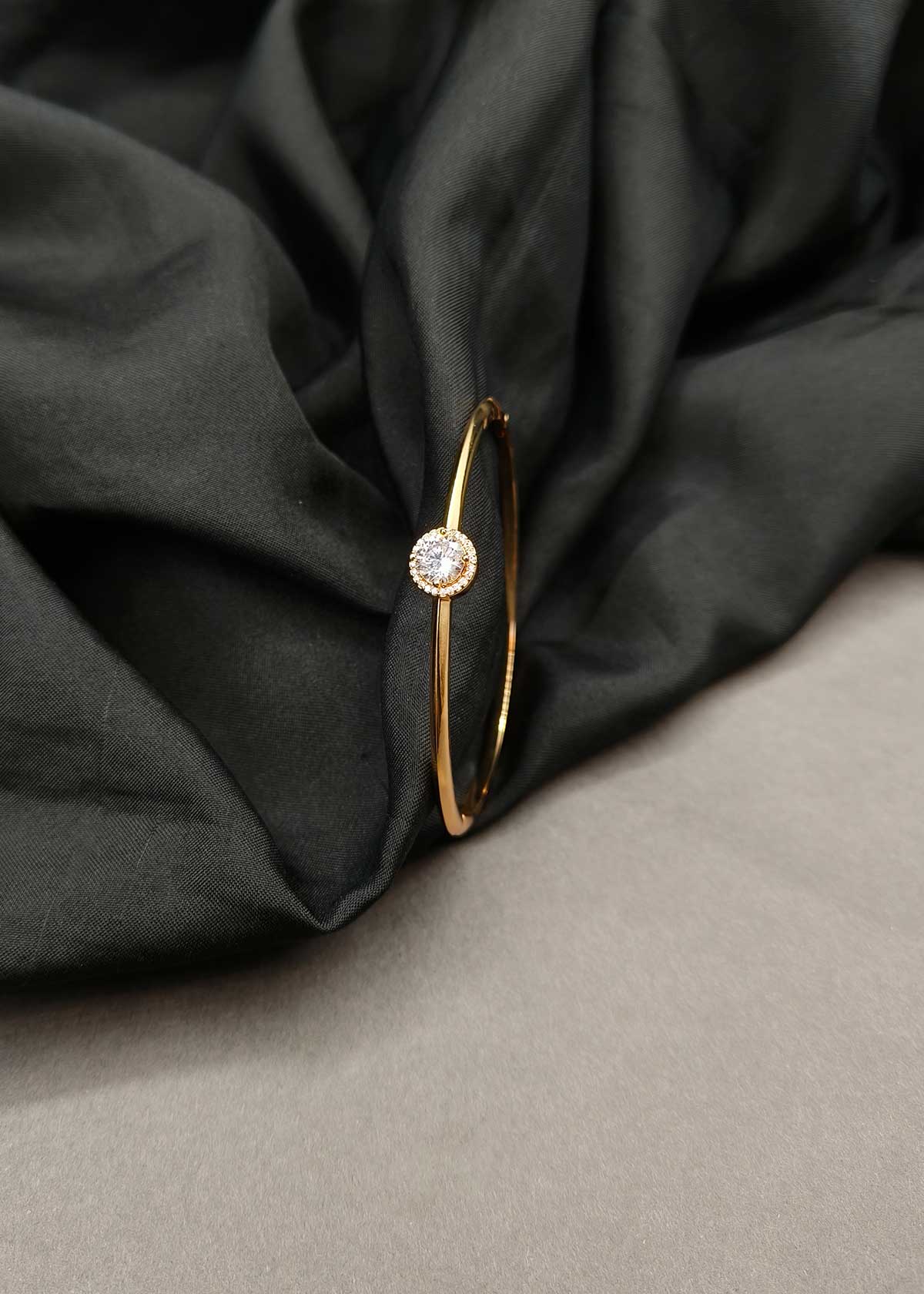 Chic Solitaire Hinged Openable Kada Bracelet For Women