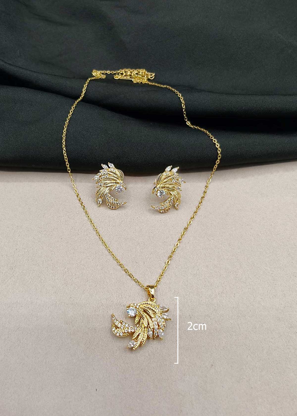 Regal Sweeping Feather Plume Marquise Cubic Zircon Delicate Pendant Set With Chain For Women