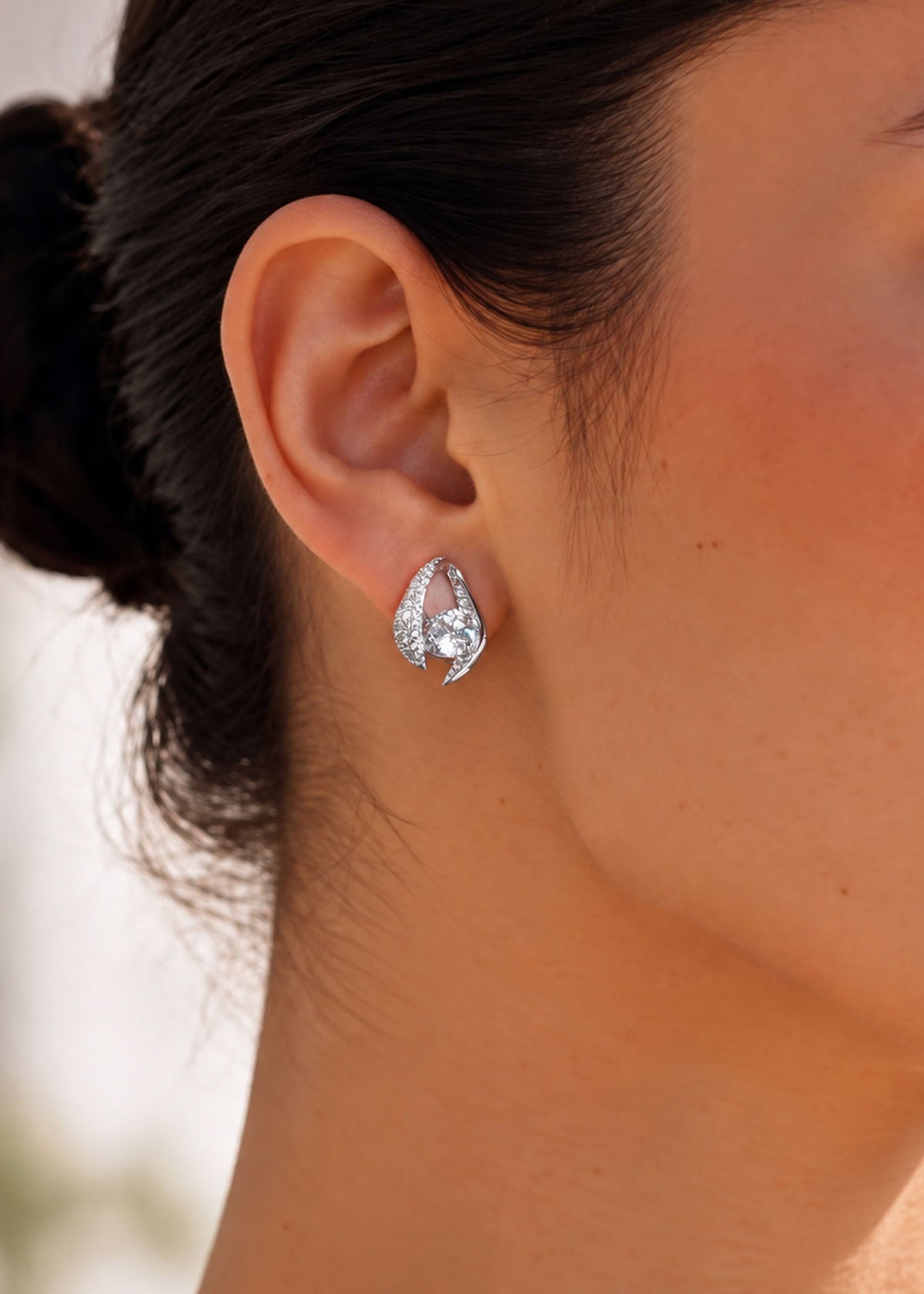 Teardrop Bypass Solitaire Zircon Delicate Pendant Set With Chain For Women