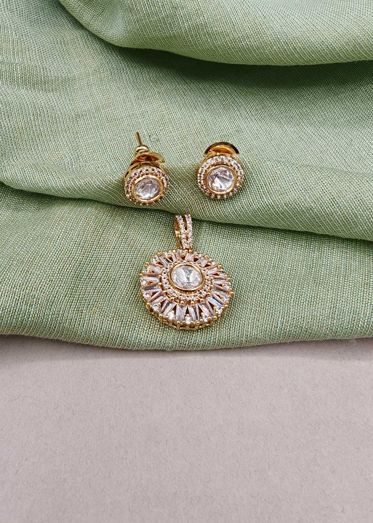 Majestic Sunburst Kundan Solitaire & Baguette Cubic Zircon Big Medallion Pendant Set For Women