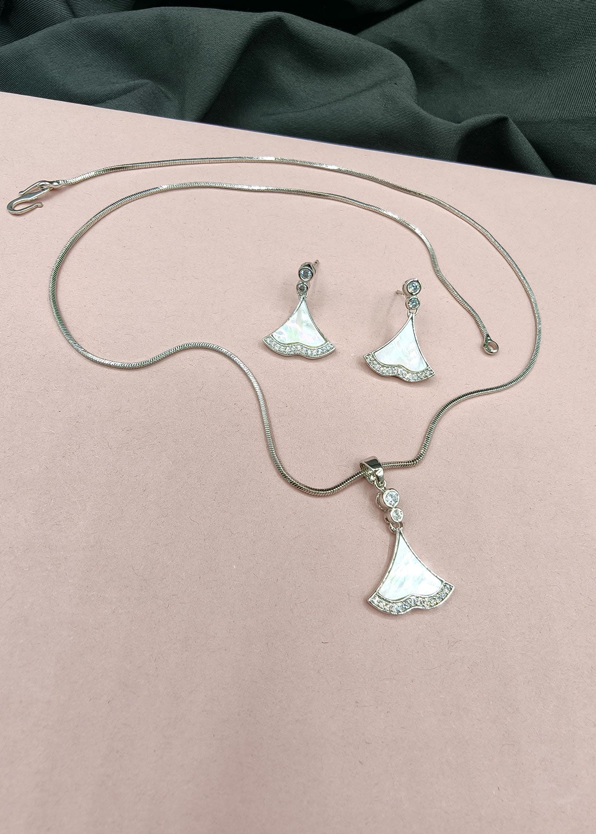 Fan Shape Mother Of Pearl & Cubic Zircon Silver Pendant Set With Chain For Women