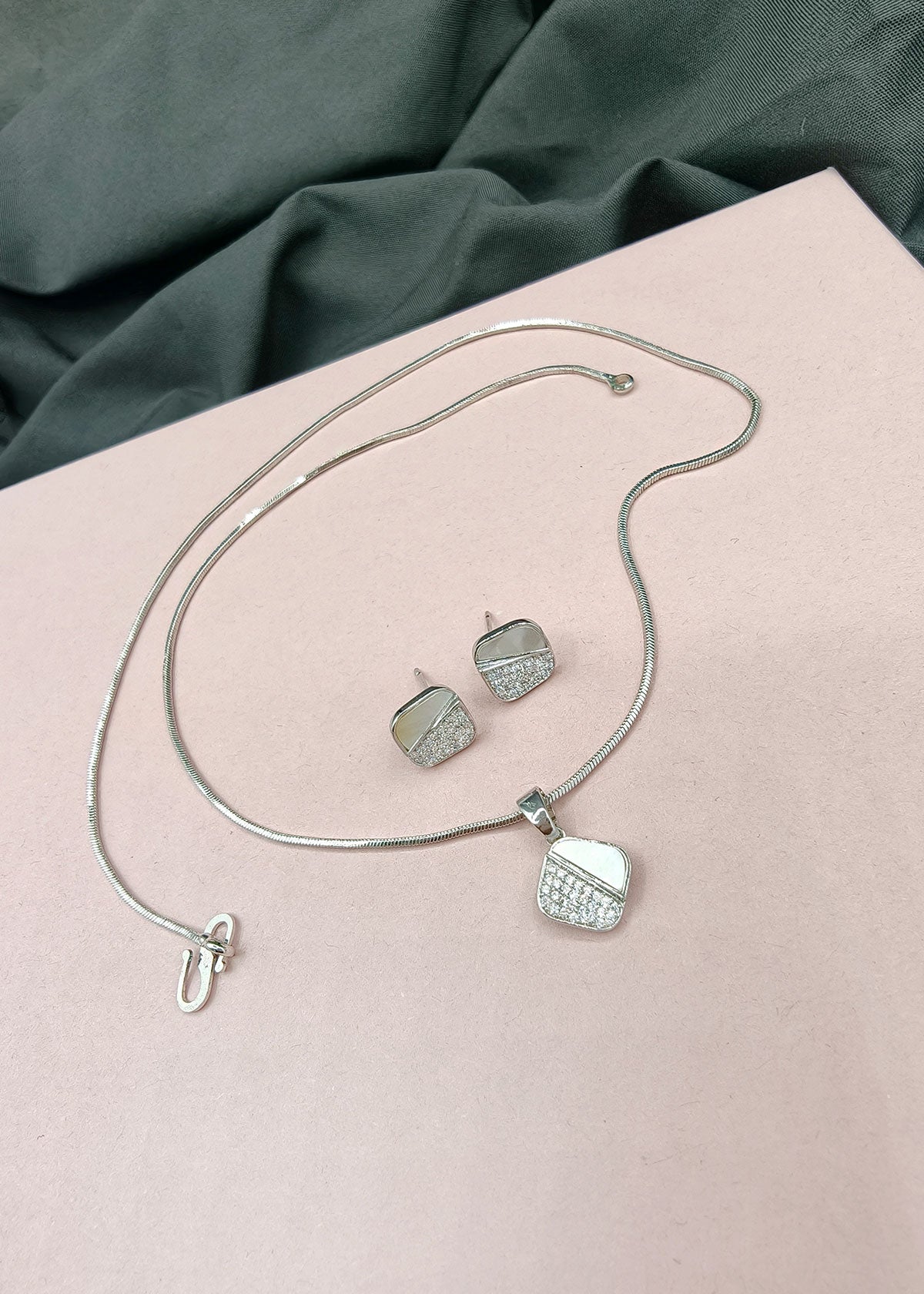 Split Square Mother Of Pearl & Cubic Zircon Silver Pendant Set With Chain For Women