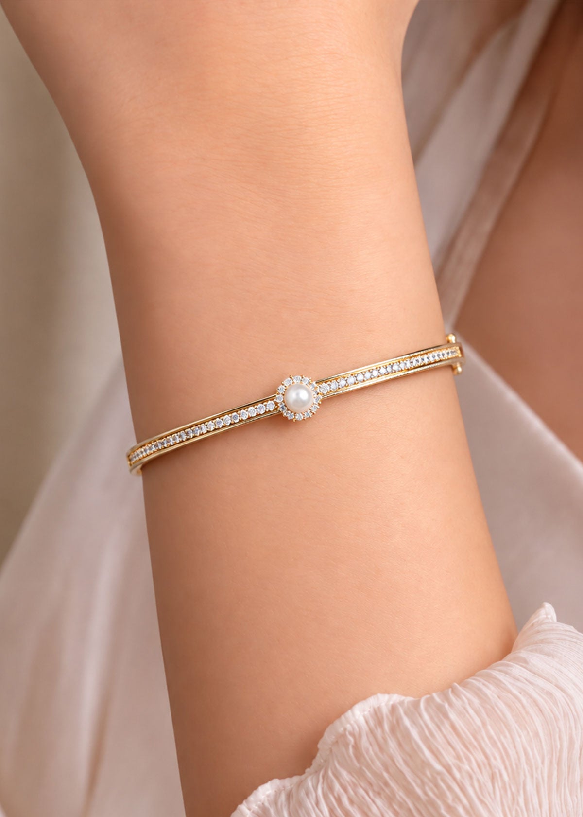 Sleek Solitaire Pearl Floral & Zircon Openable Kada Bracelet For Women