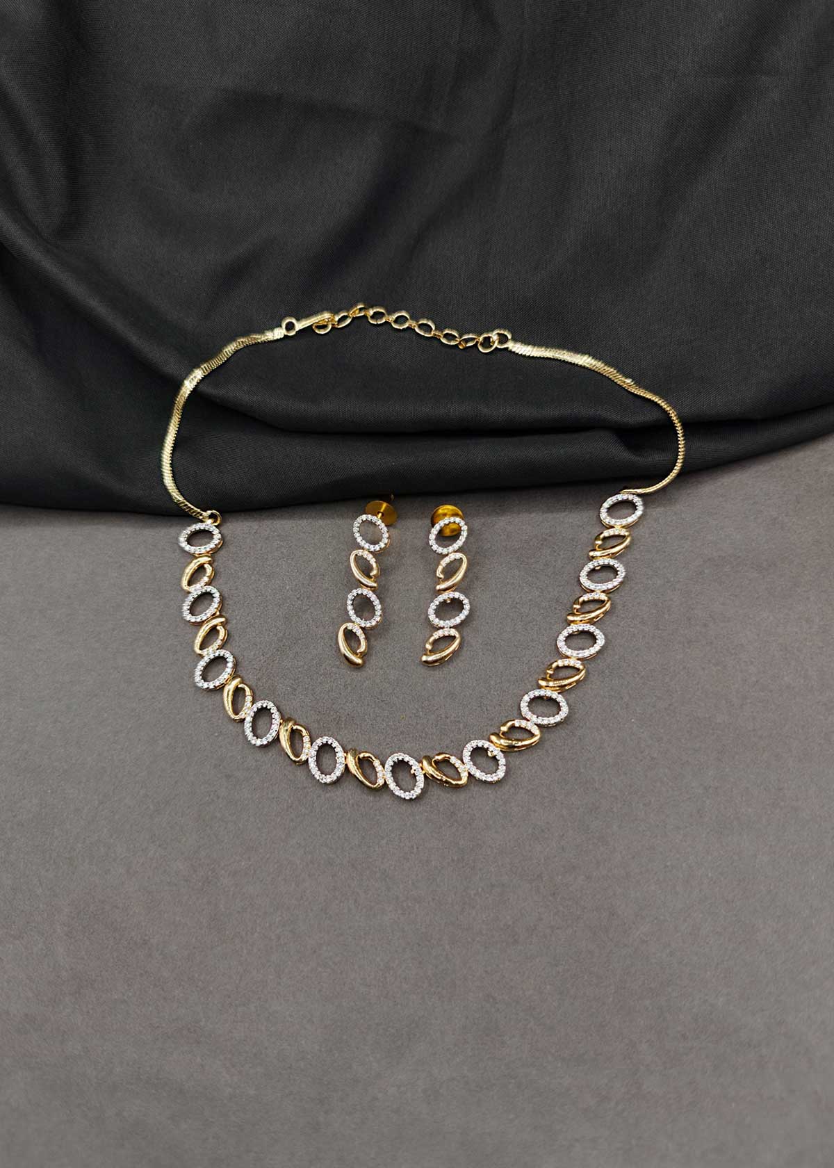 Elegant Cubic Zircon Oval Link Gold Delicate Short Necklace Set For Women