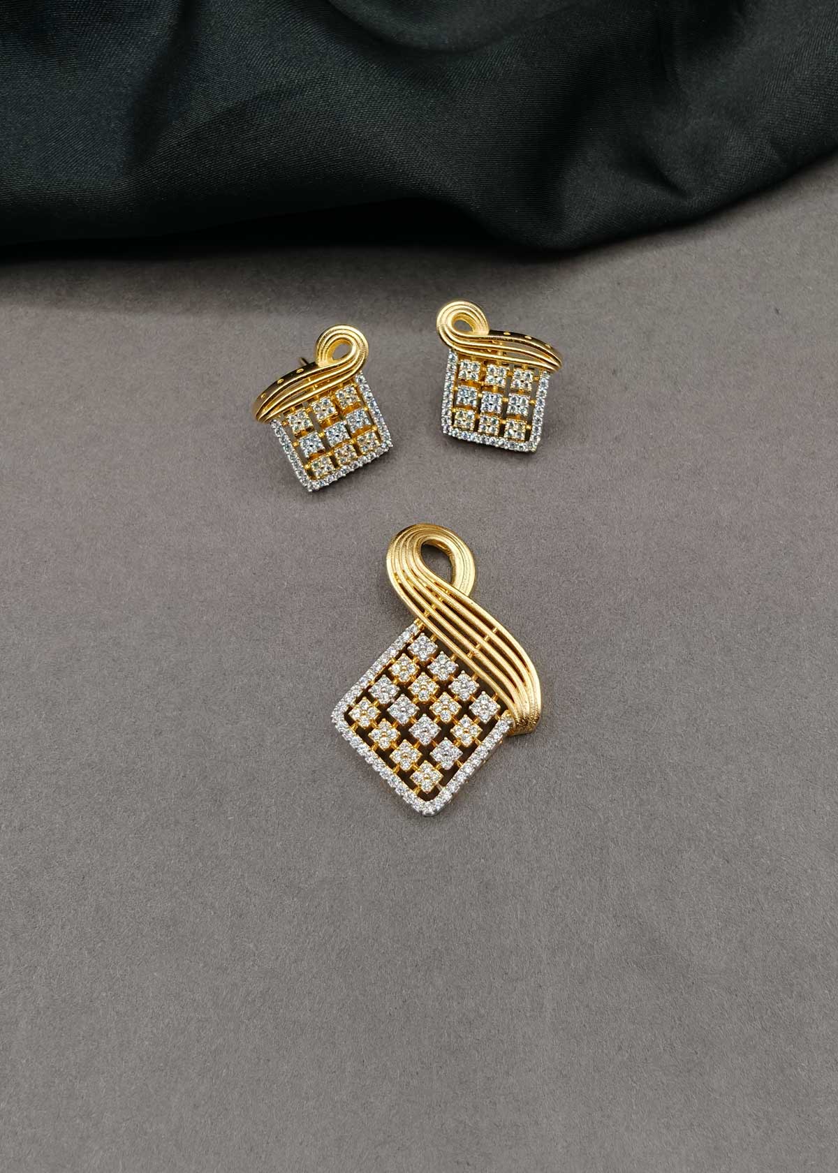 Luminous Matrix Dual Tone Pendant Set For Woman