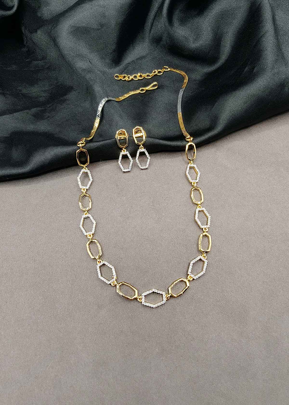 The Geometric Cubic Zircon With Necklace Set For Woman