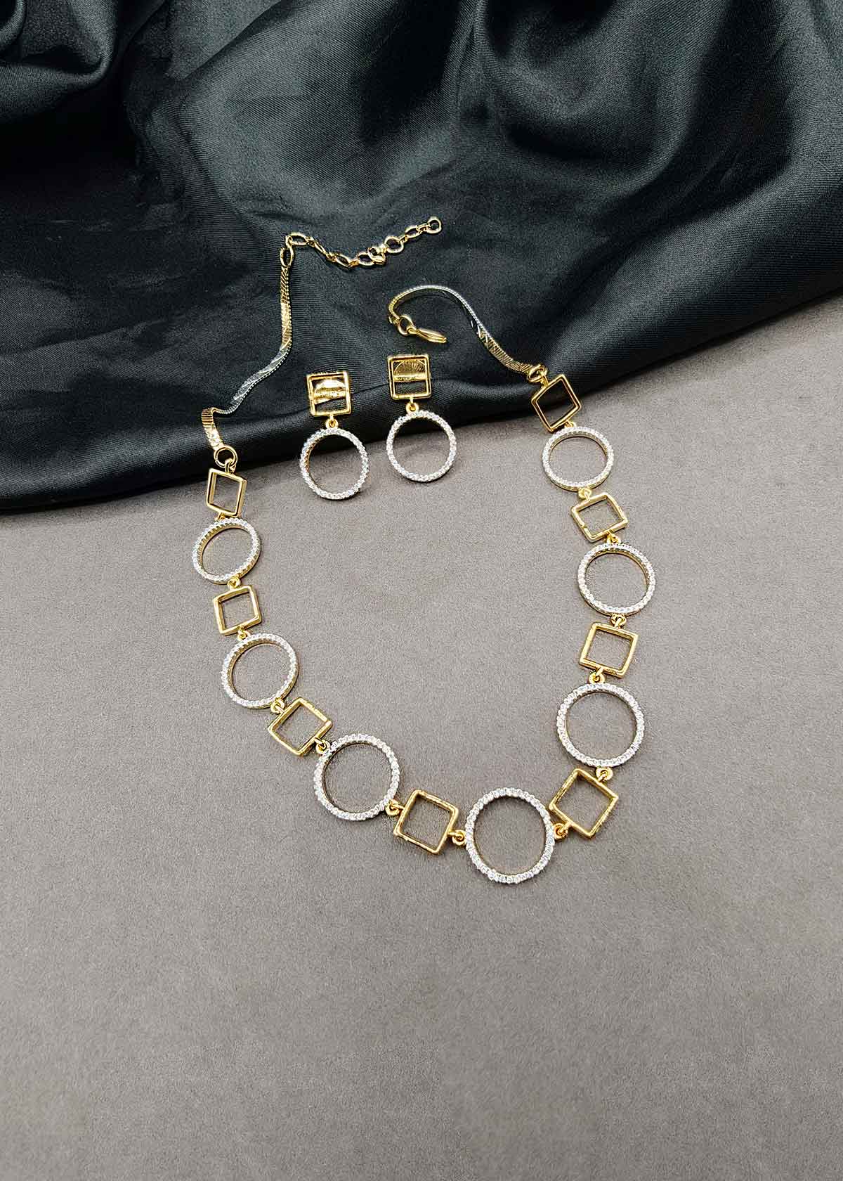 Modern Halo Cubic Zircon Short Necklace Set For Women
